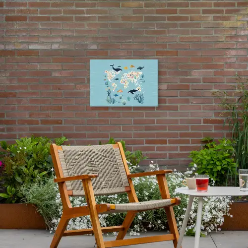 Wereldkaart - Zeeleven - Blauw Tuinposter op houten frame 2 cm dik klein -sfeer3