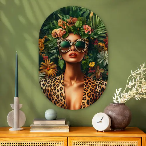 Vrouw - Panterprint - Jungle - Natuur - Luxe Wandcirkel Ovaal Glas middel -sfeer2