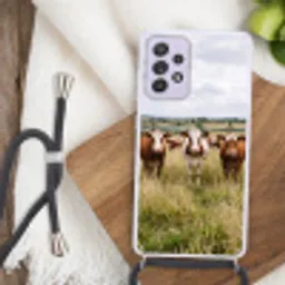 Koeien - Portret - Weide - Boerderij - Nieuwsgierig Hoesje Samsung Galaxy A52 5G met koord klein -sfeer4
