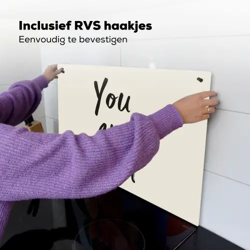 Minimalistisch - Beige - Love Inductie beschemer met haakjes klein -ky-ophangen-nl