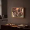 Dennenappels - Boom - Winter - Natuur - Bruin Light Box met batterij (Wandlamp) middel -sfeer1