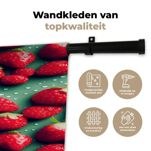 Aardbeien - Rood - Groen - Kroontjes Wandkleed katoen klein 269 -sfeer2
