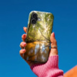 Bos - Beek - Zonlicht - Natuur - Groen Toughcase MagSafe Apple iPhone 17 klein -Sfeer1V