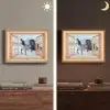 Doorkijk - Paarden - Winter - Dieren - Natuur - Hout Light Box met batterij (Wandlamp) middel -sfeer3