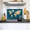 Wereldkaart - Donkerblauw - Beige Inductie beschemer met haakjes klein -sfeer2