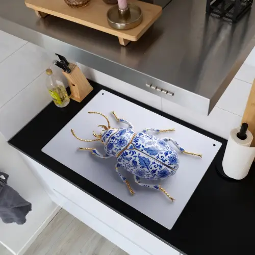 Kever - Delfts  - Blauw - Goud Inductie beschemer met haakjes klein -sfeer1