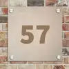 Beige reliëf lijnen - Traditioneel Naambord Vierkant klein -sfeer2