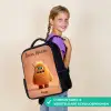 Oranje Pluizig Monster met Hoorns Rugzak - Zwart middel -sfeer6_NL