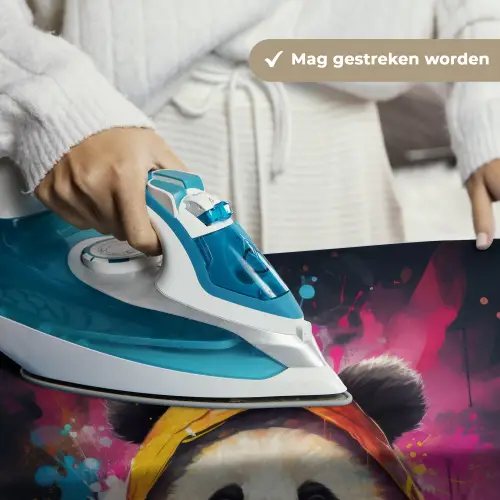 Panda met oranje jas en verfspetters Wandkleed katoen klein -sfeer9