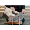 Abstract - Landschap - Golven - Crèmekleur laptophoes neopreen klein -tas