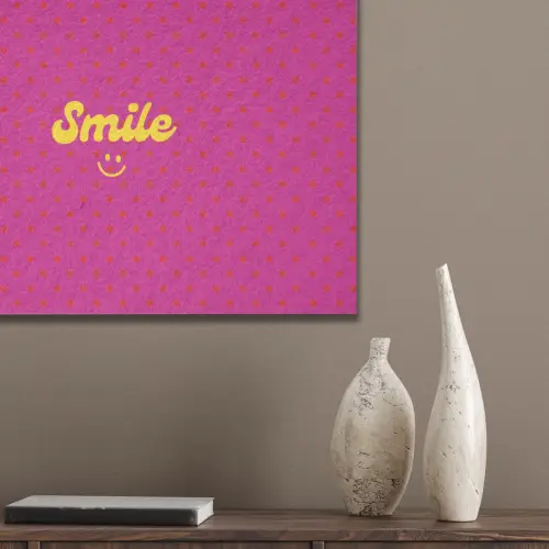 Smile - Stippen - Geel - Smiley - Roze PET vilt klein -sfeer6_closeup