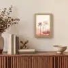 Palmbomen - Heuvels - Minimalistisch - Zachtroze Light Box met kabel (Tafellamp) klein -sfeer2