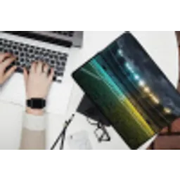 Voetbal - Stadion - Nacht - Modern laptophoes neopreen klein -bureau