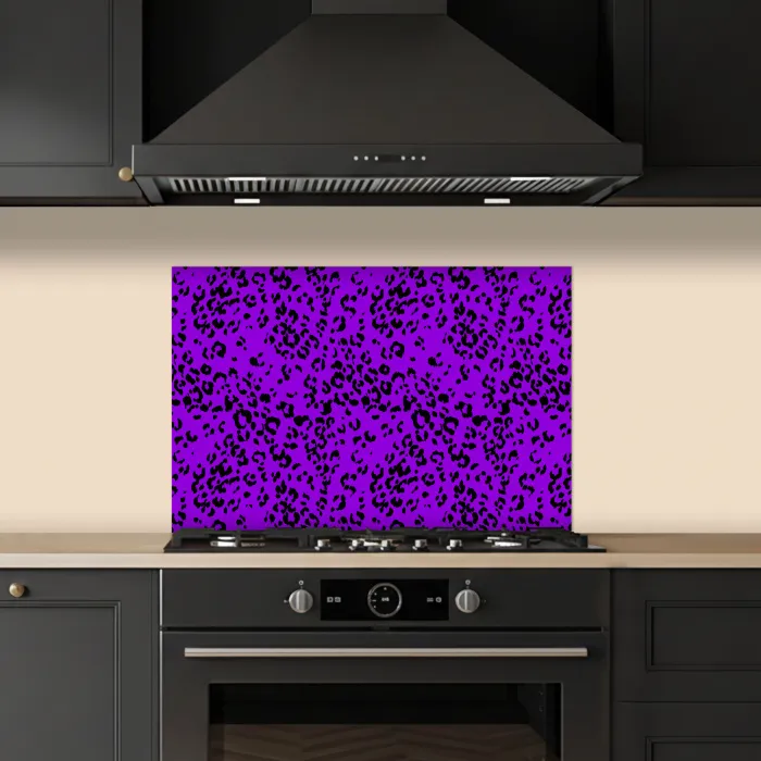 Panterprint - Paars - Patroon keuken achterwand spatscherm klein 900 -sfeer1