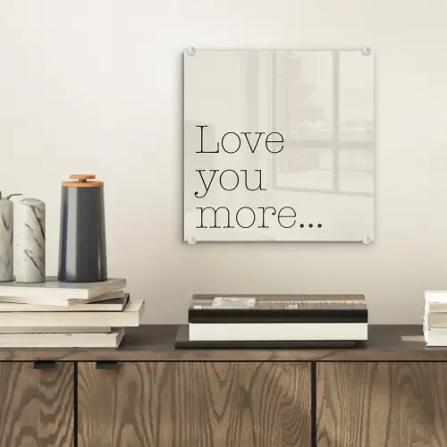 Minimalistisch - Love - Beige plexiglas 5mm klein -sfeer1