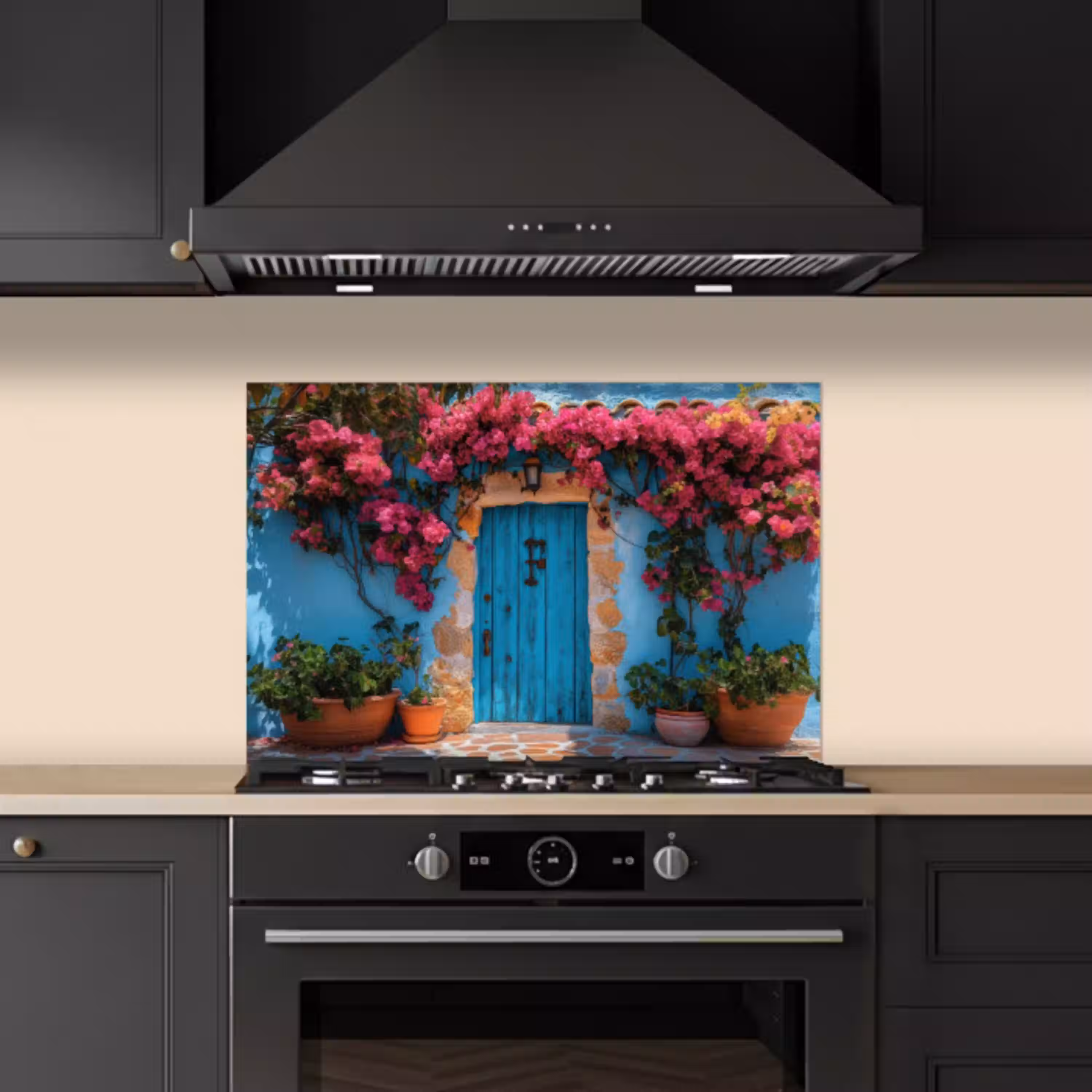 Deur - Hout - Bloemen - Blauw keuken achterwand spatscherm klein -sfeer1