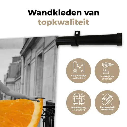 Sinaasappel - Eiffeltoren - Vrouw Wandkleed katoen klein -sfeer2