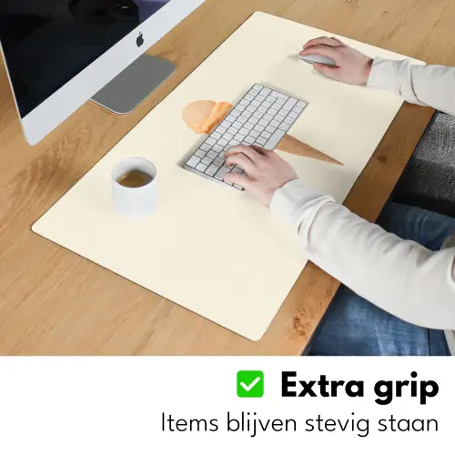 Minimalistisch - Schepijs - Hoorntje - Beige Muismat XXL klein -sfeer3