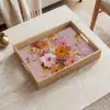 Schilderij - Bloemen - Rustiek - Roze Dienblad Rechthoek middel -sfeer1