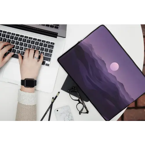 Heuvels - Paars - Mist - Zon laptophoes neopreen klein -bureau