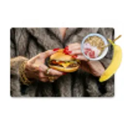 Vrouw - Hamburger - Bontjas Placemat vinyl groot -zzzproduct_Kitchenyeah-website
