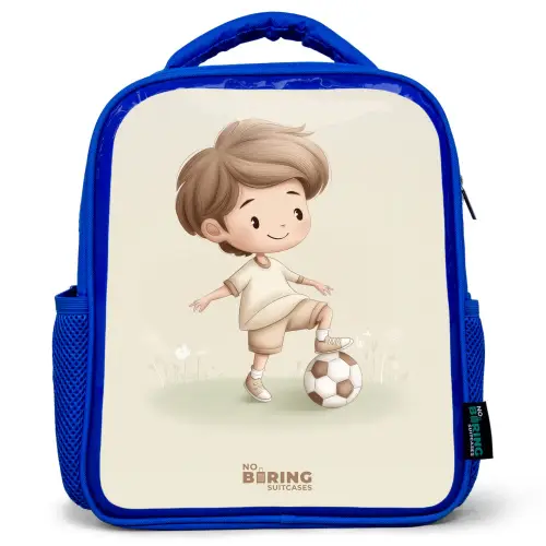 Jongen met een voetbal in bruine tinten Kinderrugzak - Blauw middel -3d