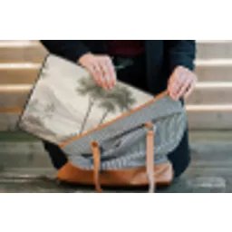 Bomen - Meer - Bergen - Illustratie laptophoes neopreen klein -tas