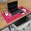 Roze - Strepen - Koffie - Maandag Muismat XXL klein -sfeer1
