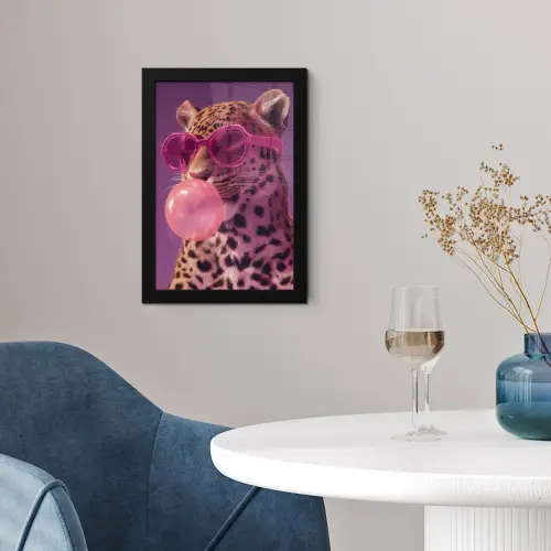 Panter - Zonnebril - Kauwgombel - Roze fotolijst zwart zonder passe partout klein -sfeer4