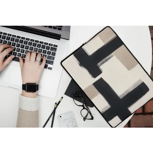 Zwart - Abstract - Japandi laptophoes neopreen klein -bureau