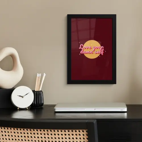 love your damn self - Cirkel - Glitter - Rood fotolijst zwart zonder passe partout klein -sfeer1