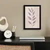 Tak - Bladeren - Minimalistisch - Beige fotolijst zwart zonder passe partout klein -sfeer1