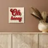 Oh honey - Rood - Schaduw plexiglas 5mm klein -sfeer5