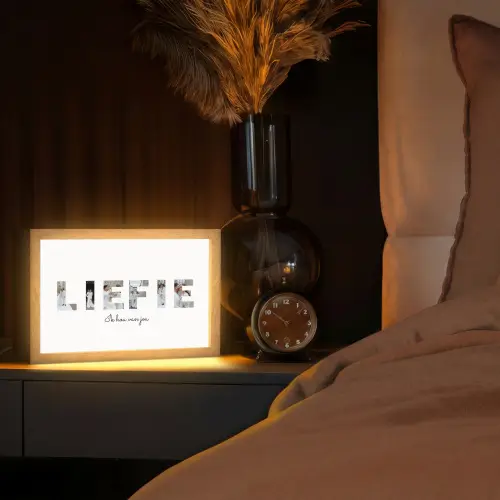 Liefie - Lettercollage Light Box met kabel (Tafellamp) klein -sfeer1