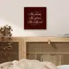 She plans she glows she achieves - Rood - Cursief aluminium wit klein -sfeer3