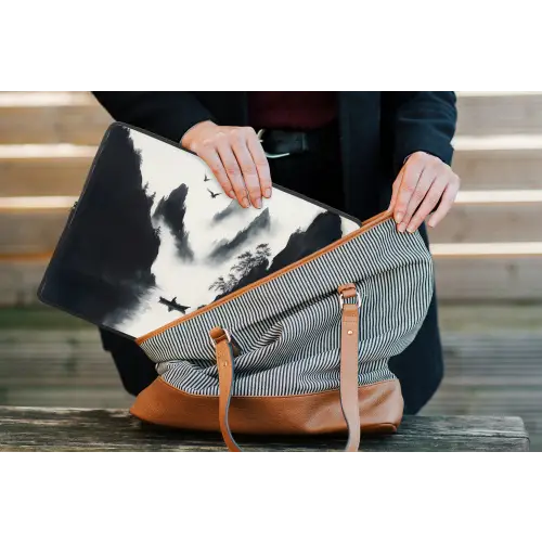 Roeiboot - Mistig - Bergen - Vogels laptophoes neopreen klein -tas
