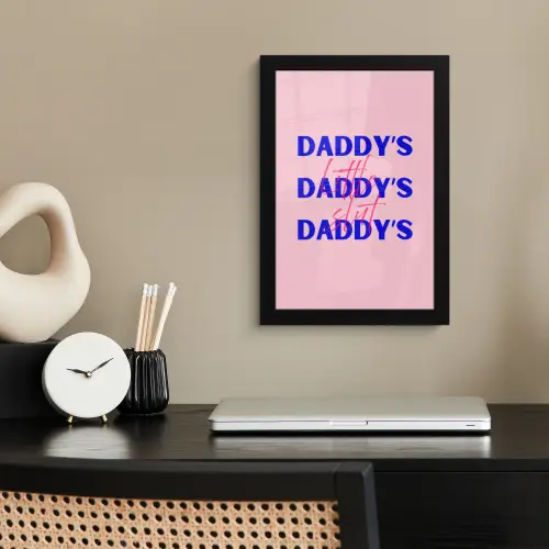 Daddy's - Blauw - Blokletters fotolijst zwart zonder passe partout klein -sfeer1