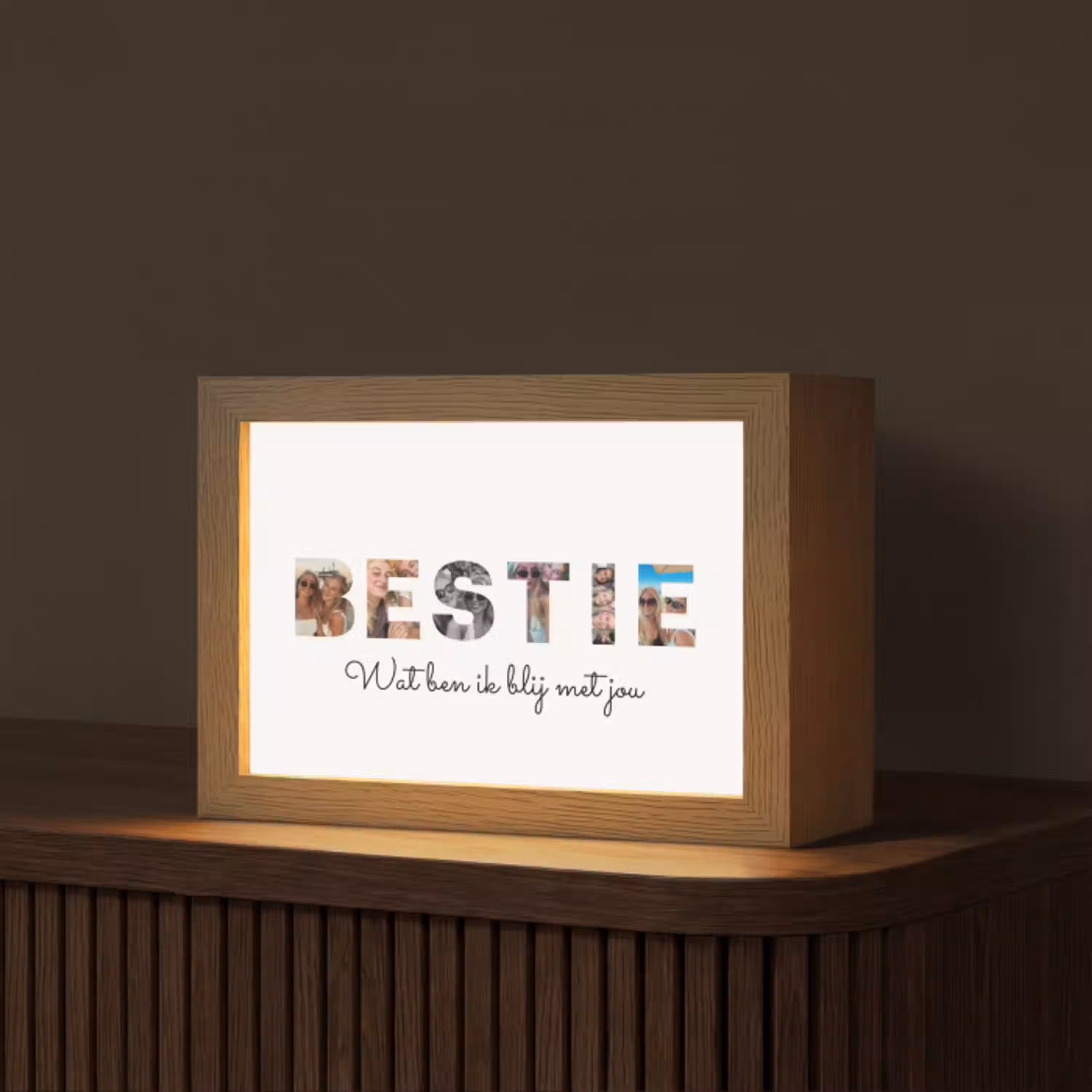 Bestie - Lettercollage Light Box met kabel (Tafellamp) klein -z3d_website