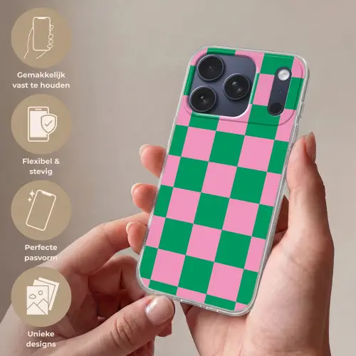 Schaakbord patroon - Groen - Roze - Blokjes Telefoonhoesje iPhone 17 Pro klein -sfeer3_NL
