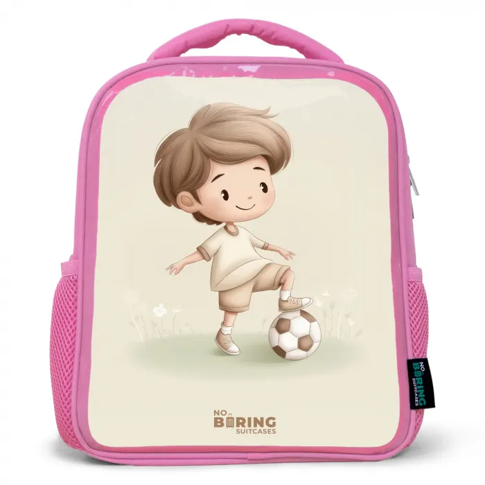 Jongen met een voetbal in bruine tinten Kinderrugzak - Roze middel -3d