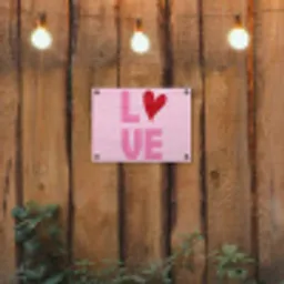Love - Roze - Hart - Valentijn tuinposter los doek klein -sfeer1