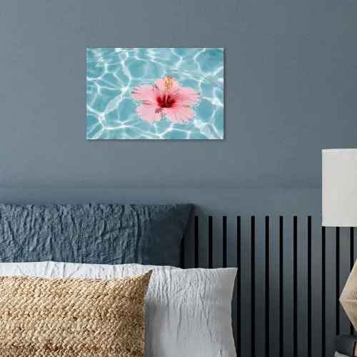 Hibiscus - Water - Roze poster papier klein -sfeer2