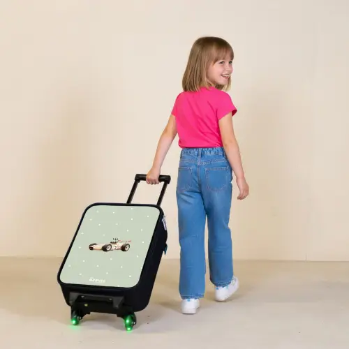 Beige retro raceauto op groene stippen achtergrond Kinderkoffer - Zwart klein -sfeer1
