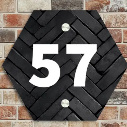 Zwarte tegels - Traditioneel Naambord Hexagon klein -sfeer2