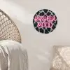 Panterprint - Zwart - Neonletters - Roze Wandcirkel behangsticker klein -sfeer4