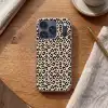 Panterprint - Zwart - Bruin - Dierenprint Telefoonhoesje iPhone 17 Pro klein -sfeer1