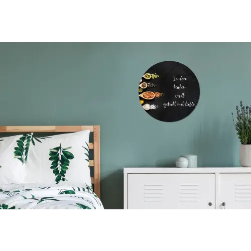 Quotes - Keuken - Spreuken - In deze keuken wordt gekookt met liefde - Liefde Wandcirkel aluminium klein -slaapkamer