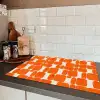 Patroon - Retro - Oranje Inductie beschermer vinyl 3mm klein 276 -sfeer3