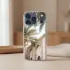 Gebouw - Palmbomen - Beige - Zon Telefoonhoesje iPhone 17 Pro klein -sfeer2