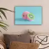 Kiwi - Blauw - Surrealistisch canvas 2cm klein -sfeer1